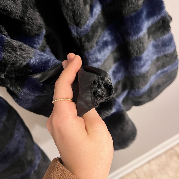 Tommy Hilfiger Black and Blue Teddy Jacket - Picture 7 of 8